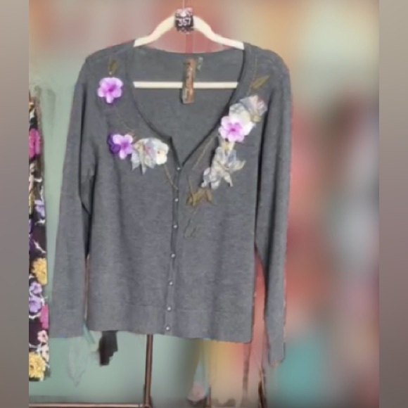 Embroided Cardigan Floral Embellishments Faded Blue Sz S and M - Picture 2 of 8
